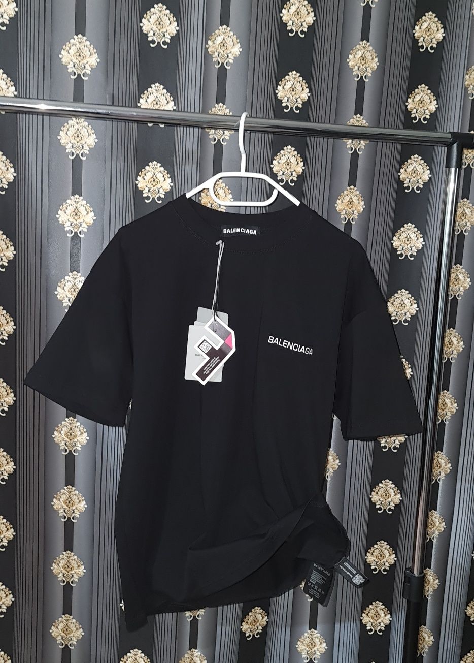 Tricou Balenciaga  // Givenchy alb negru 2025