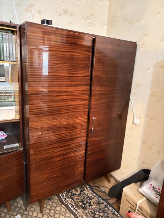 Продается комплект мебели