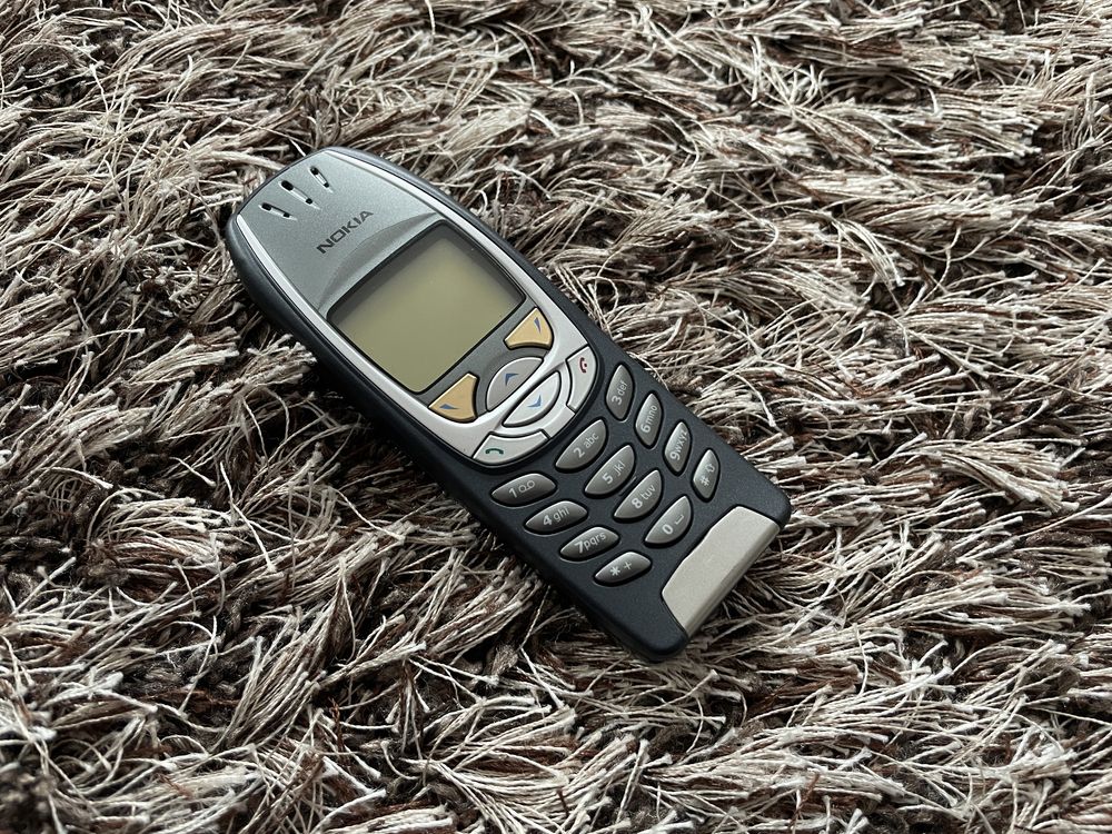 Nokia 6310, culoare deosebita!!De colecție!