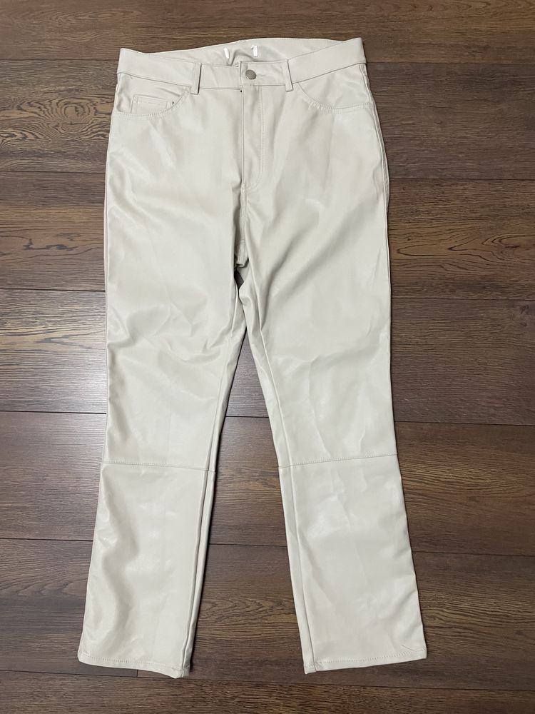 Pantaloni piele marime m