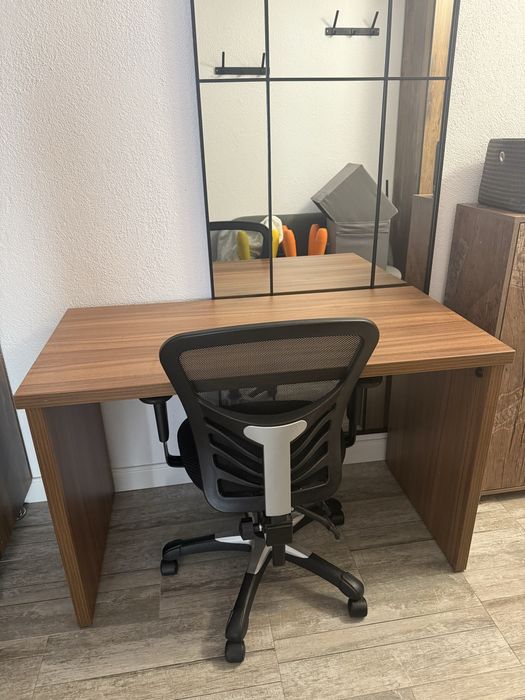 Birou + scaun ergonomic