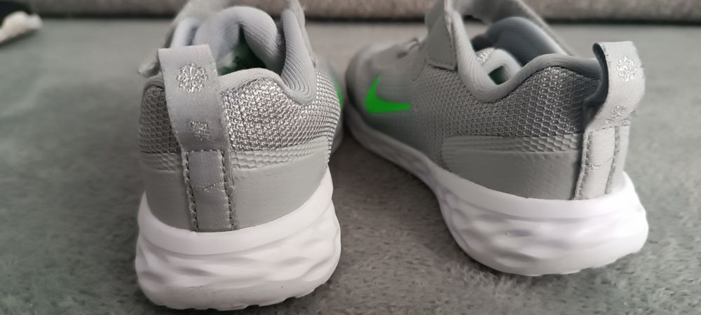 Încălțări Nike, mărimea 26