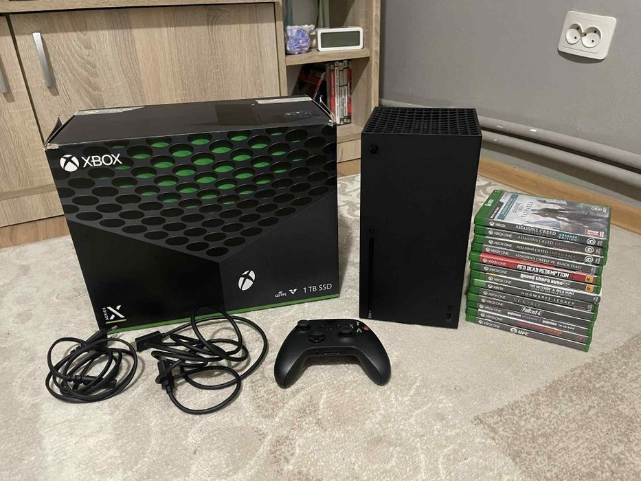 De vânzare 1 consola Xbox series X 1TB SSD, 1 consola Xbox one S 1TB