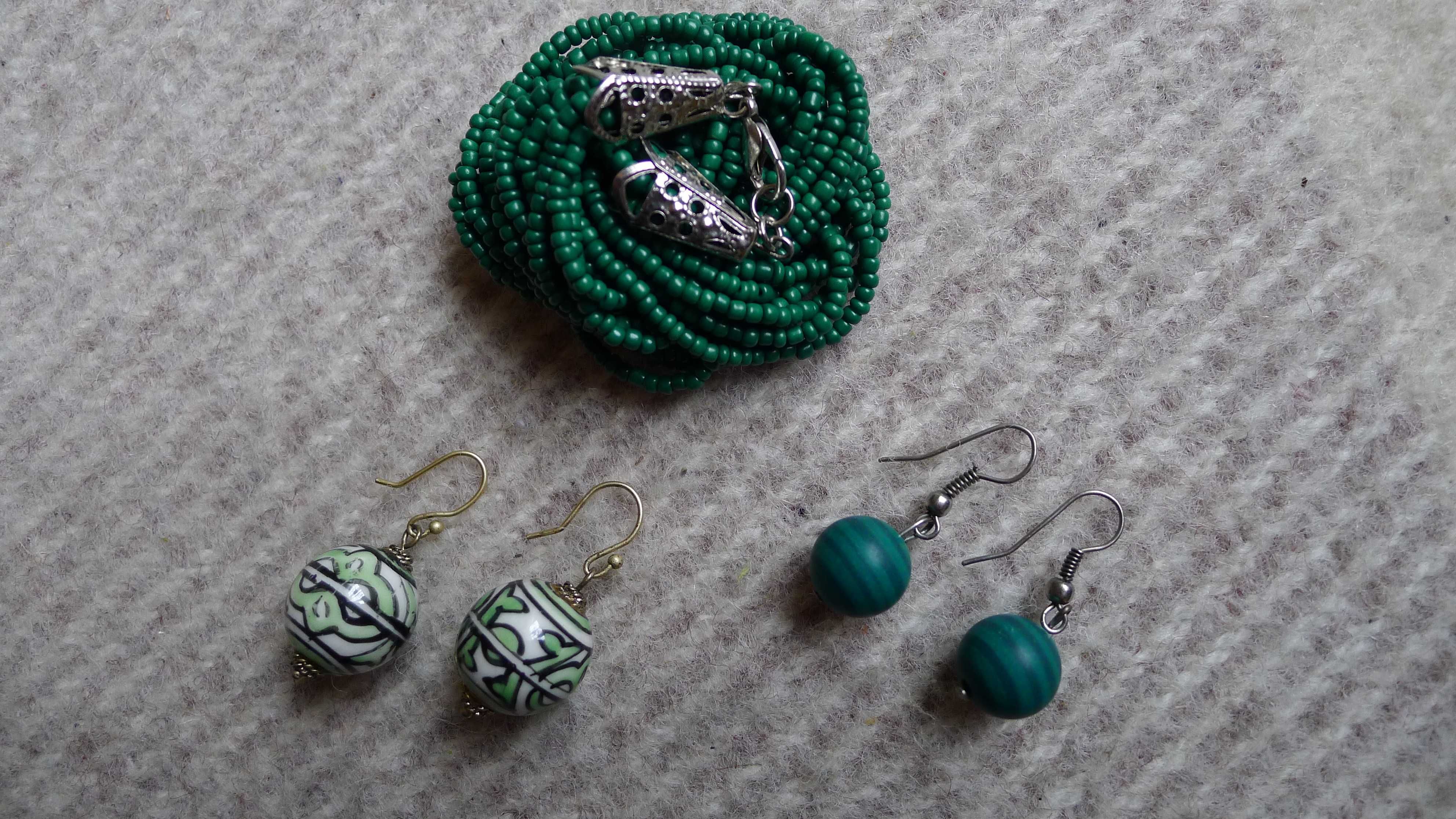 Set bijuterii, verde, colier + 2 perechi cercei