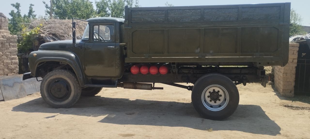 Zil 130  noldan yiĝilgan