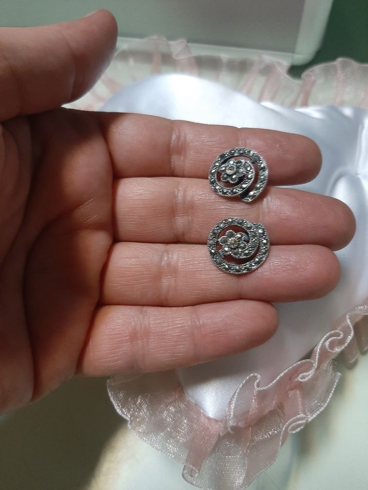 Cercei din argint 925 cu pietricele mici în formă de melc