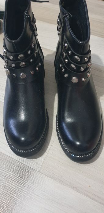 Cizme damă numarul 37