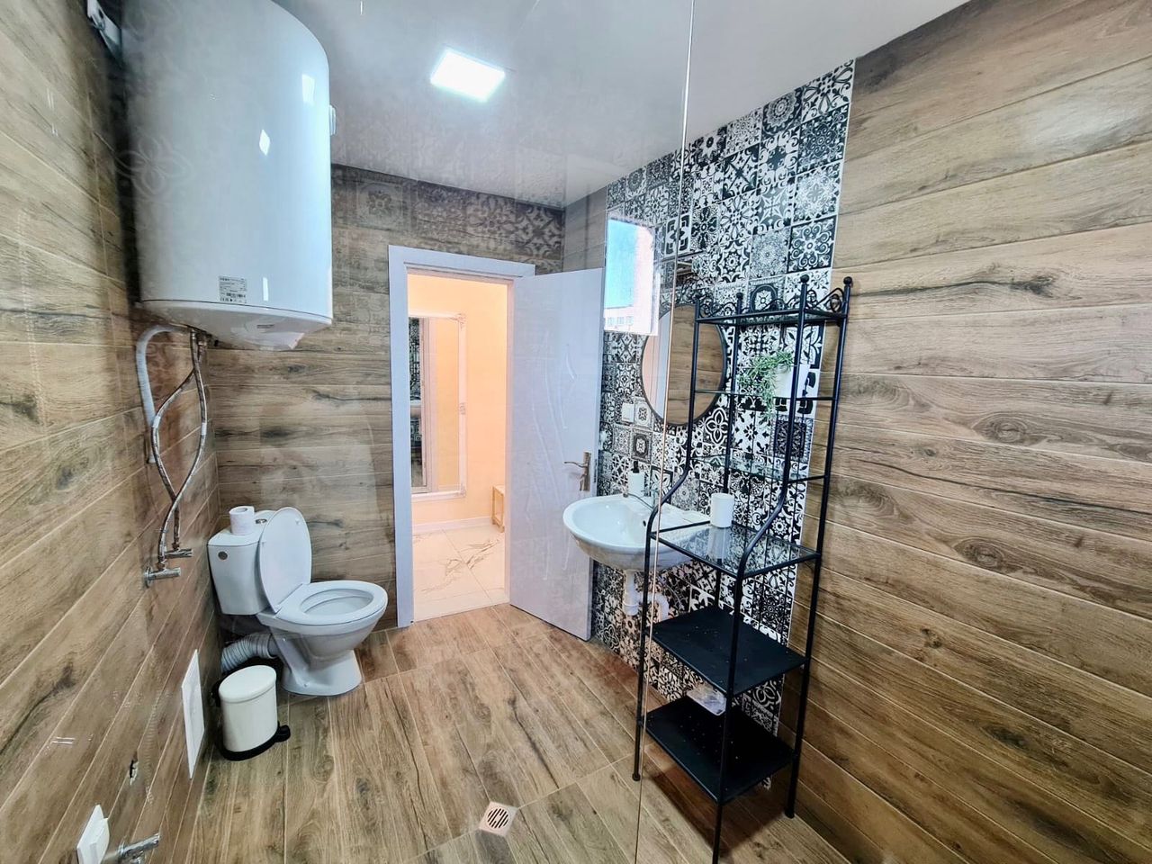 Дава се под наем Двустаен апартамент в Ямбол, Център - 56 кв.м за 306 € - Снимка #13