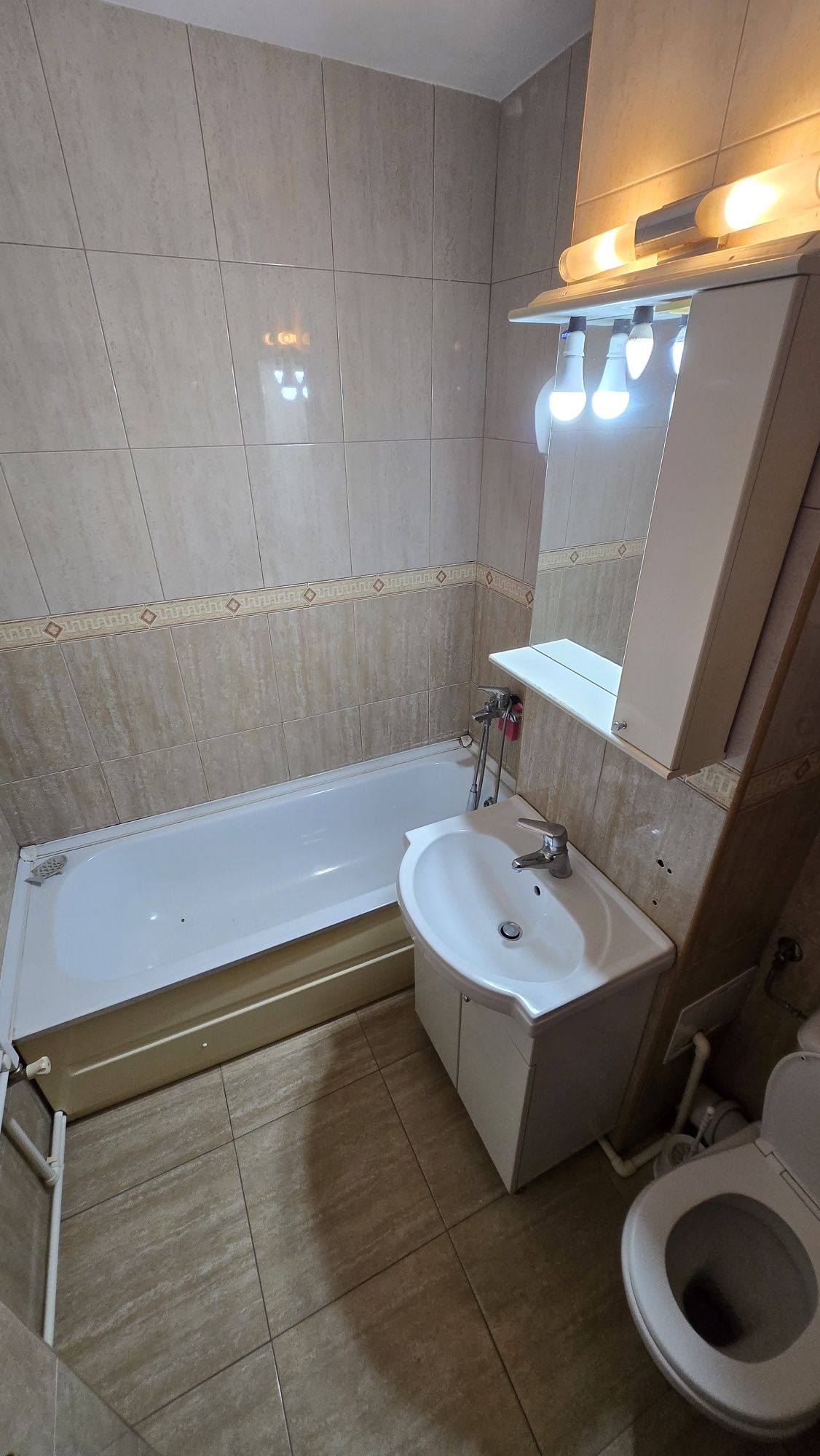 Inchiriez apartament 3 camere Lapusneanu Tomis 3 City