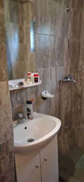 Garsoniera renovata,mobilata Azuga,langa partia de ski