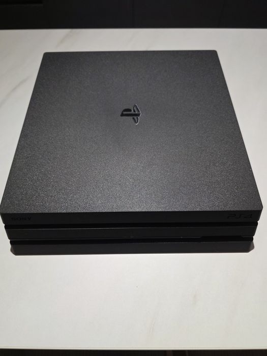 Vand PlayStation 4 Pro 1TB