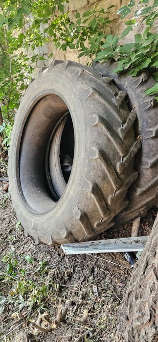 Продам сельхоз шины с камерами на трактор МТЗ или ЮМЗ
