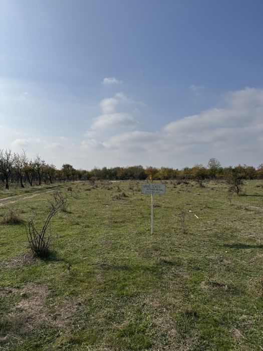 Vand teren intravilan, Smeura, str Prunilor