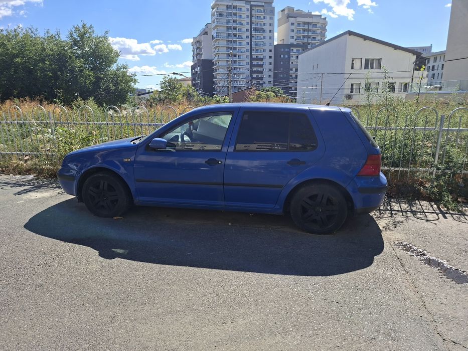 Vand sau schimb Golf 4