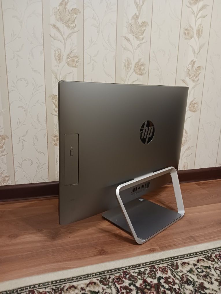 Продаю моноблок HP ProOne 440 G3 – Отличное состояние!