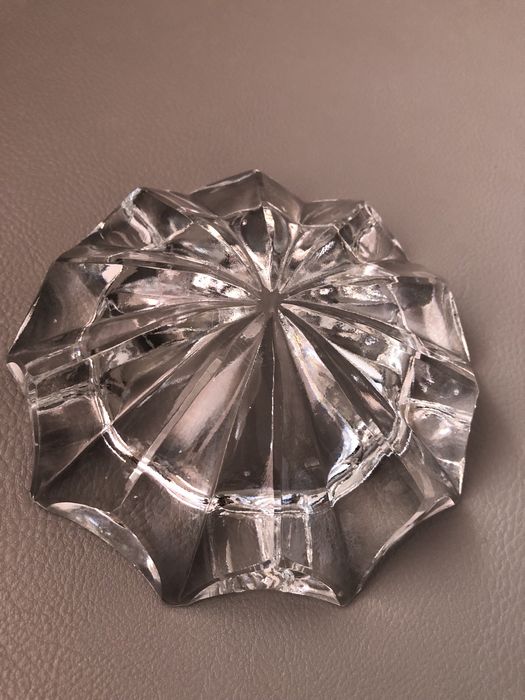 Масивен кристален пепелник