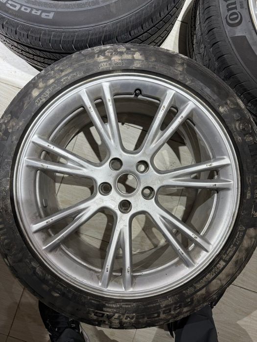 Продаю комлект дисков и шин от Tesla Model Y, 255/45 R19