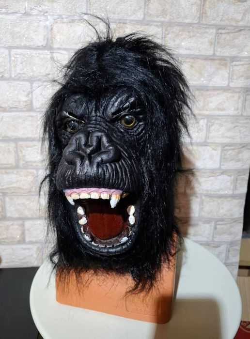 Латексова маска.