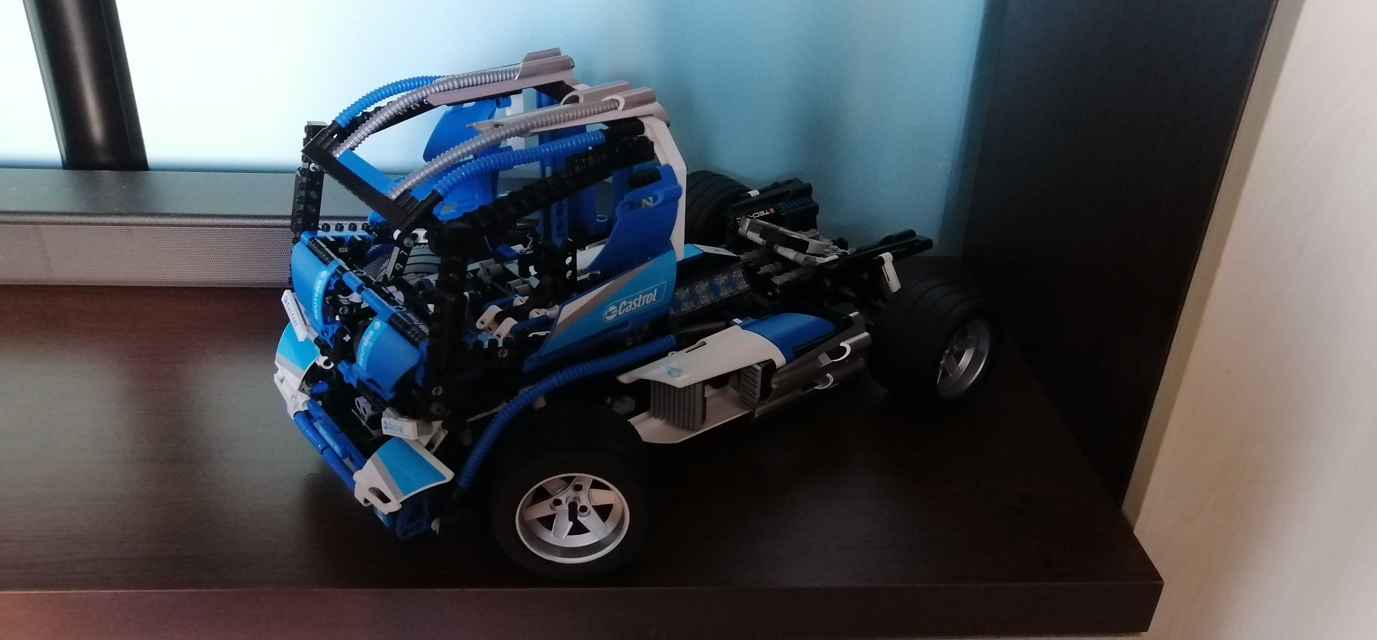 Masini de curse F1 tip LEGO