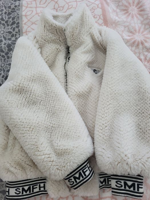 Шуба искусственного  меха для девочек, подходит для возроста 7-10лет.