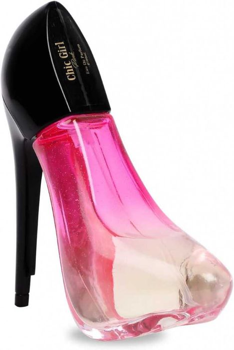 Четири разноцветни дамски парфюма