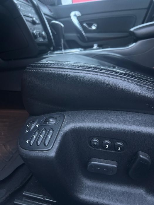 De vanzare Renault Latitude Initiale