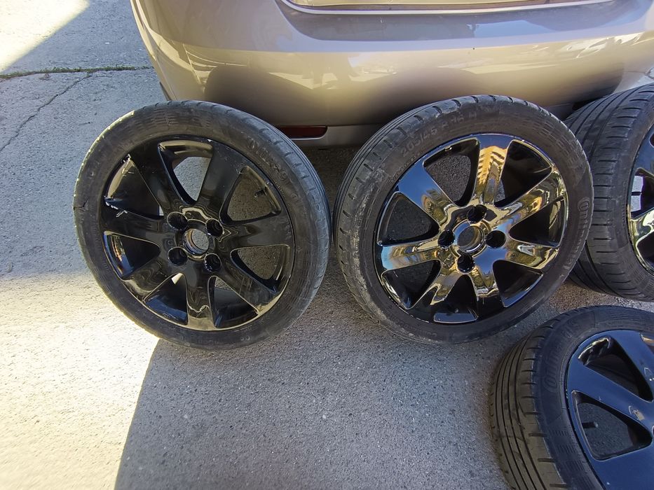 Гуми и Джанти със минимални забележки