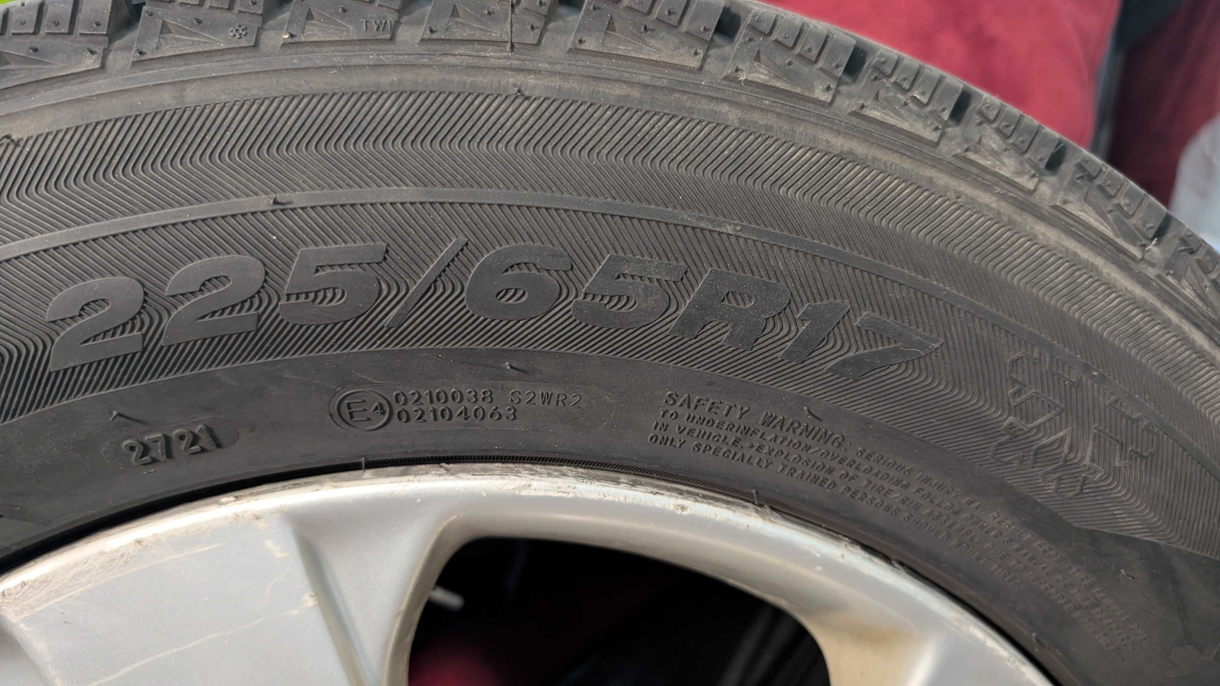 Оригинални джанти от Mazda в комплект с зимни гуми.