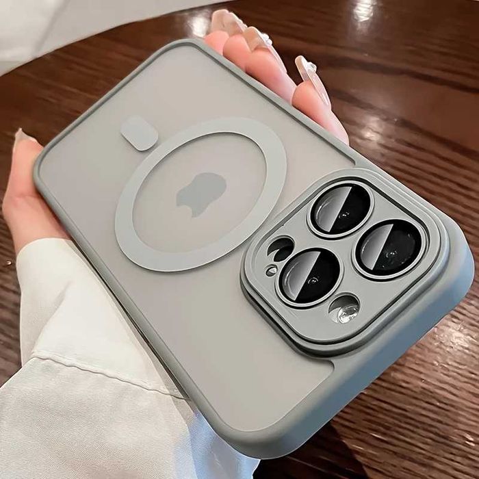 Матов удароустойчив кейс за iPhone 14 pro