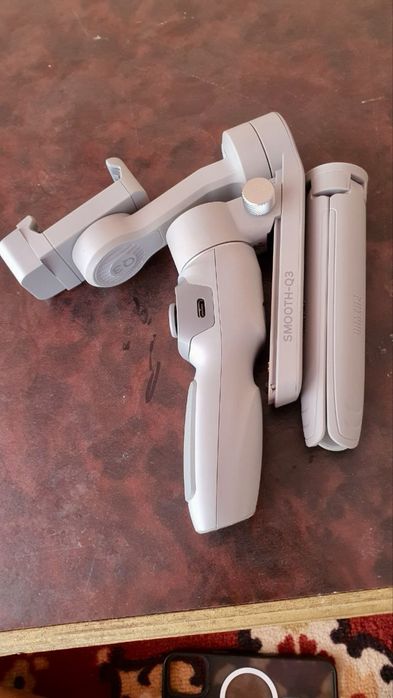Стаблизатор для смартфона zhiyun smooth q3