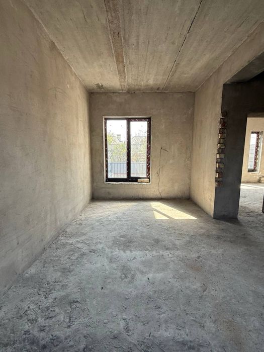 Амир Темур махалля евро участок 2соток 2этажей 6комнат коробка срочно