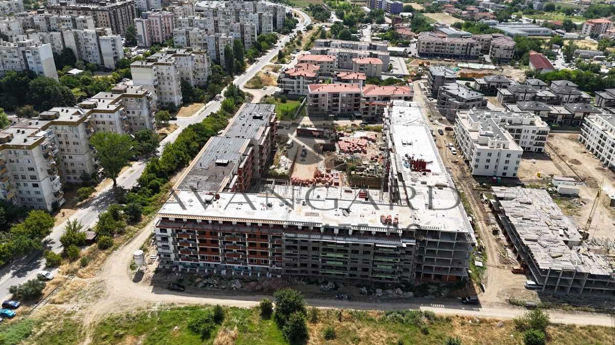 Продава се Тристаен апартамент в Пловдив, Кючук Париж - 104 кв.м за 900 €/кв.м - Снимка #2