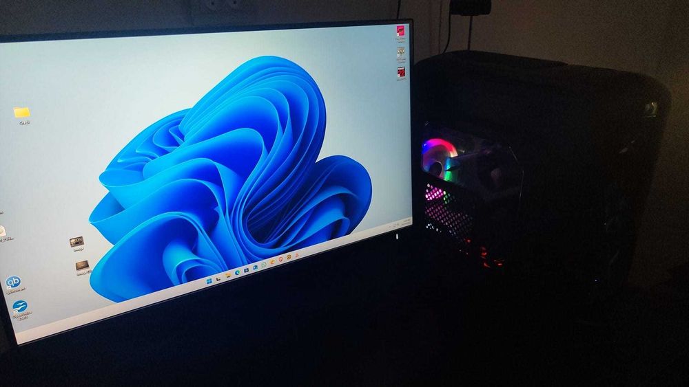 Calculator  Monitor 27Intel i5 Msi,32 GB RAM RGB, Video Msi 4GB cu TPM