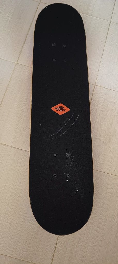 Vând skateboard nefolosita