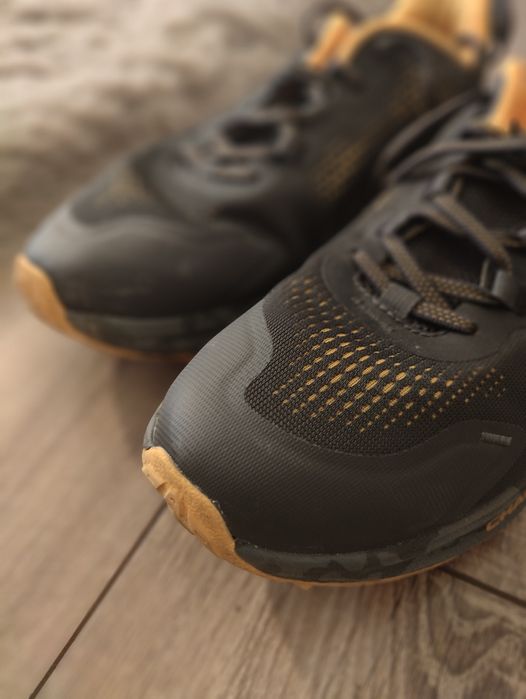 Pantofi de alergare Under Armour m.43