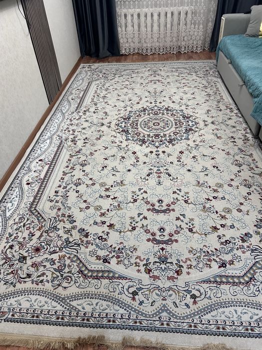 Продам ковер и дорожки