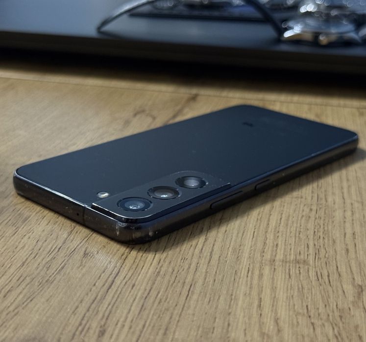 Samsung s22 8/128 // самсунг с22