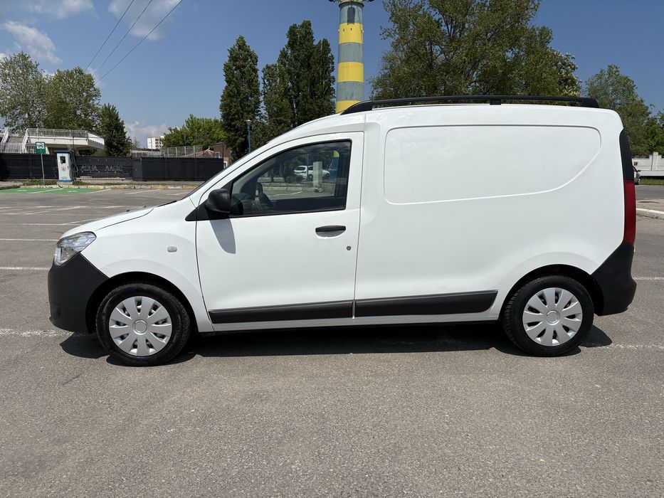Vand Dacia dokker