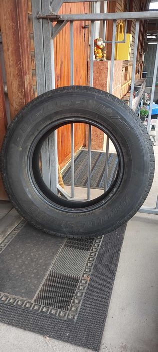 б/у комплект шин на джип ,состояние хорошее
