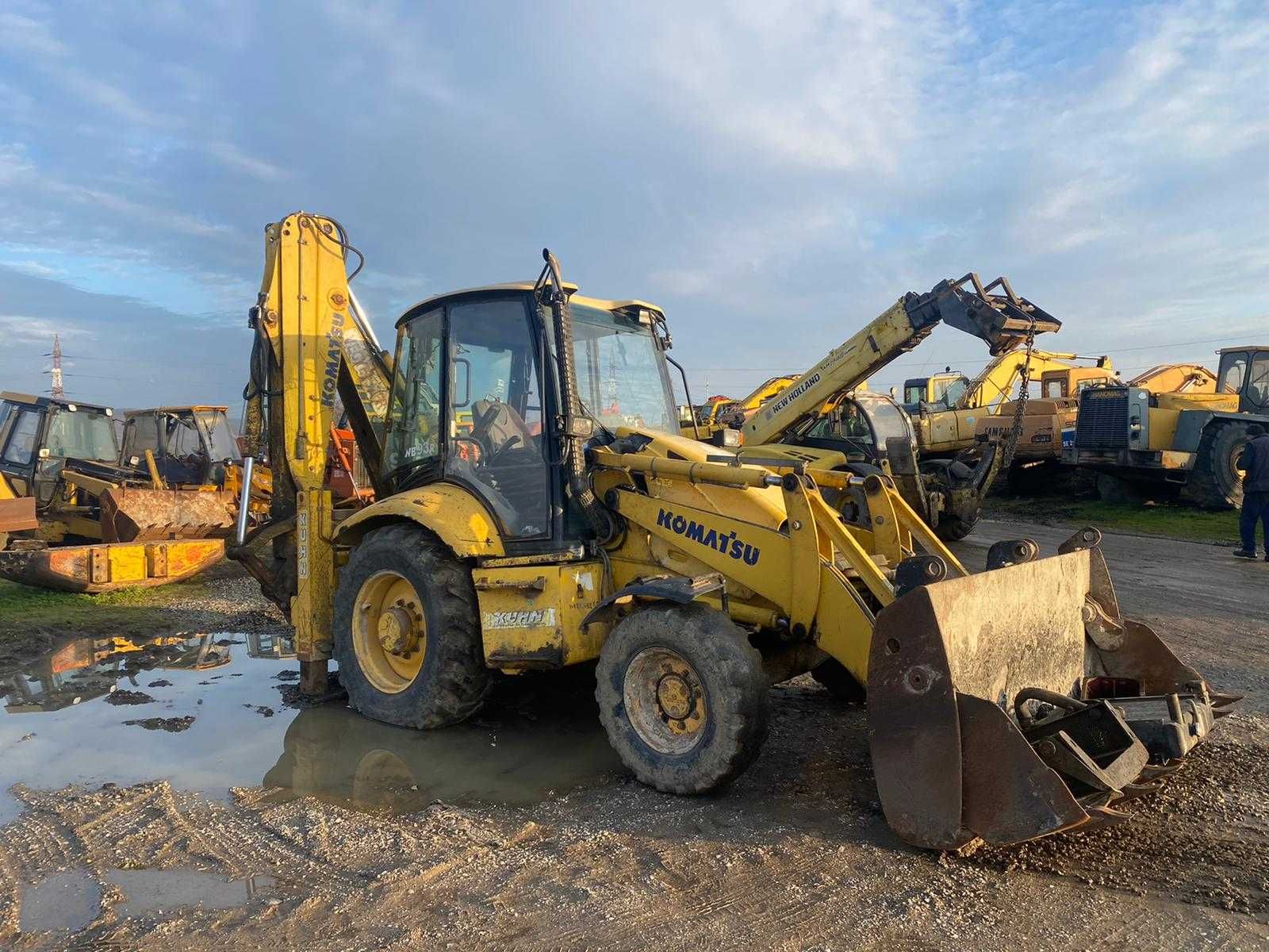 Dezmembrez buldoexcavator Komatsu WB 93 R - 2