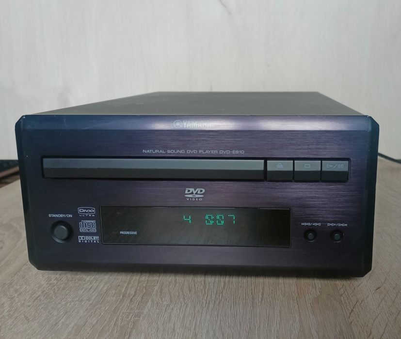 Vand Player Yamaha DVD-E810