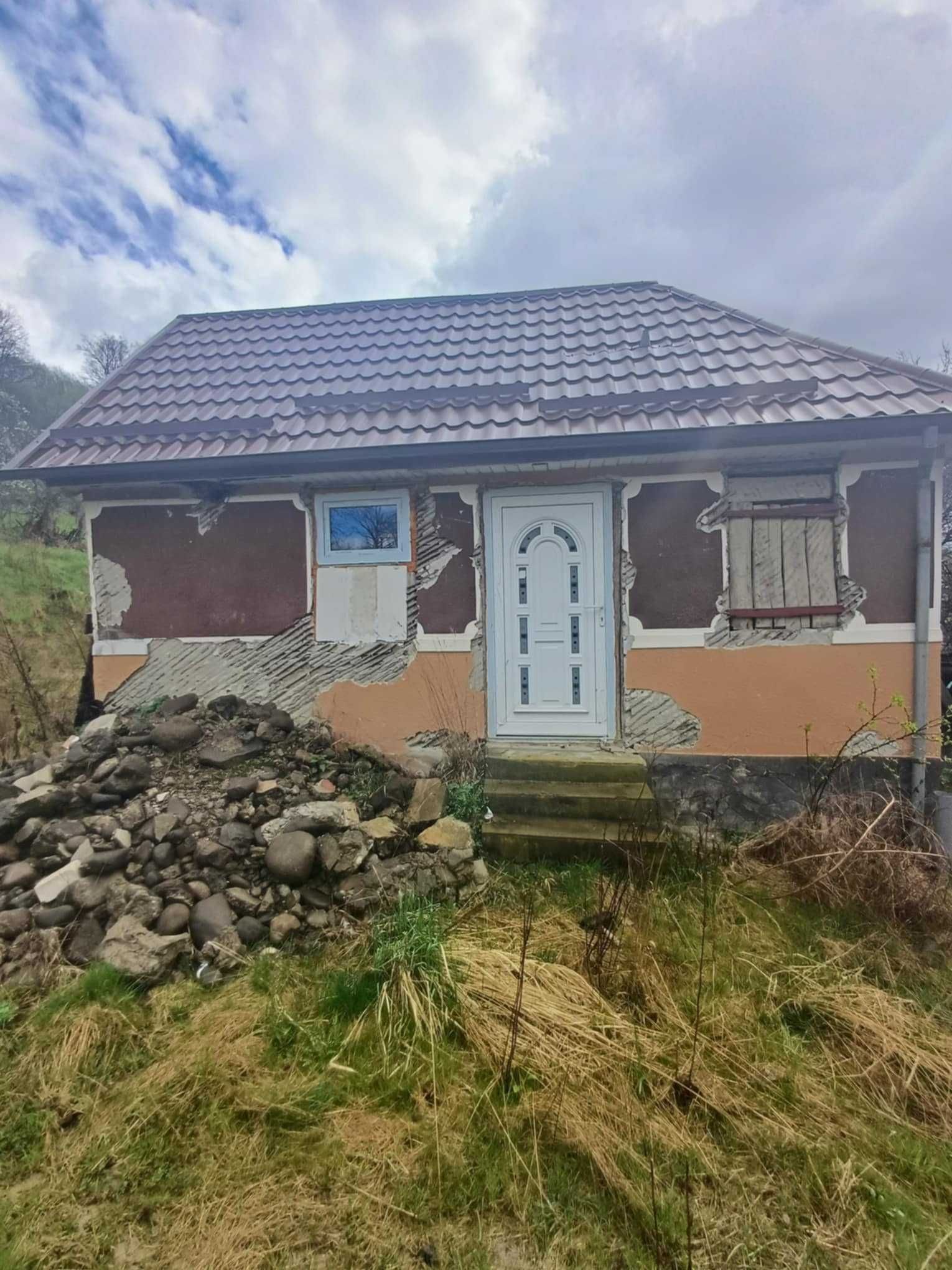 20 de arii si 2 case in Fițcău