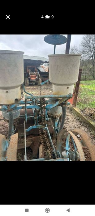 Vând sămănătoare mecanica porumb și pompa de erbicidat