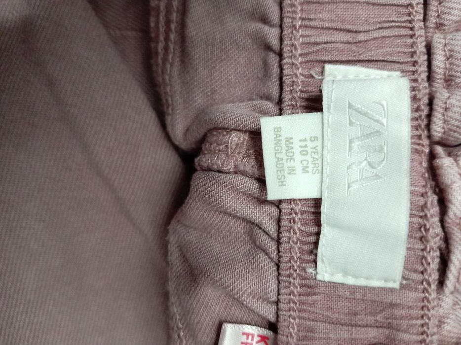 Blugi fetițe, de culoare roz-moviu, marca Zara, mărime 5ani