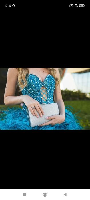 Абитуриентска рокля