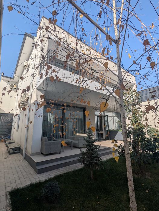 Продается двухэтажный дом в стиле хай-тек, минимализм на Орзу