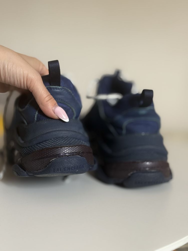Balenciaga triple s