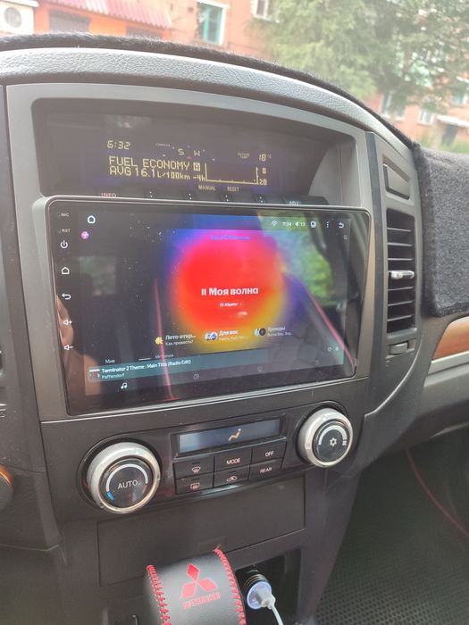 Продам автомагнитолу на Pajero 4