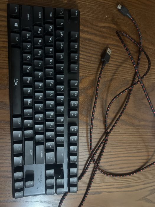 Игровая клавиатура Allow fps pro в отличном состояний