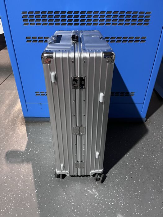 Vand troler aluminiu marca Rimowa